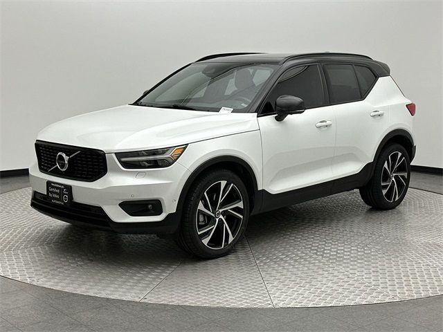 2022 Volvo XC40 R-Design