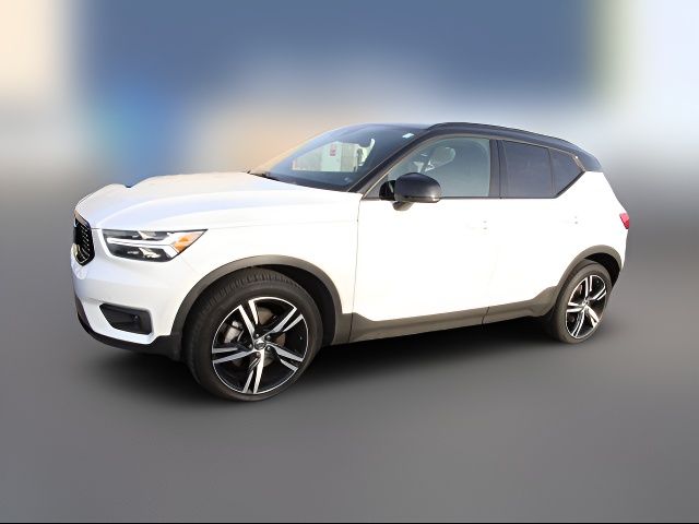 2022 Volvo XC40 R-Design