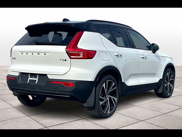 2022 Volvo XC40 R-Design