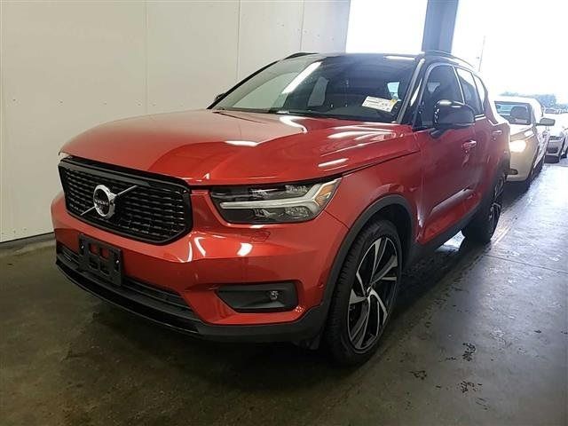 2022 Volvo XC40 R-Design