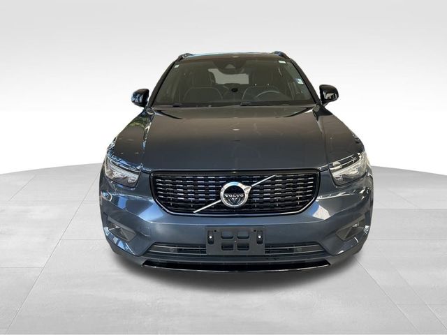 2022 Volvo XC40 R-Design