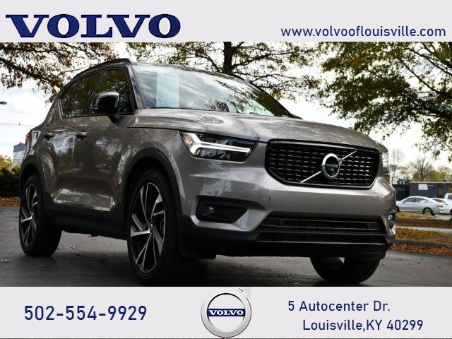 2022 Volvo XC40 R-Design