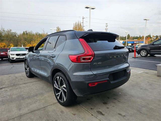 2022 Volvo XC40 R-Design