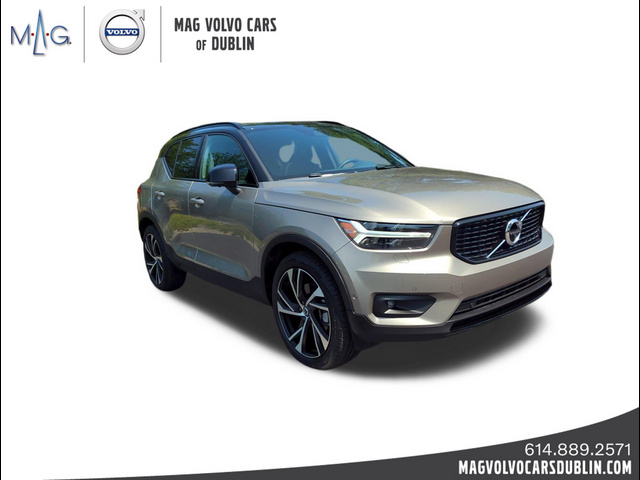 2022 Volvo XC40 R-Design