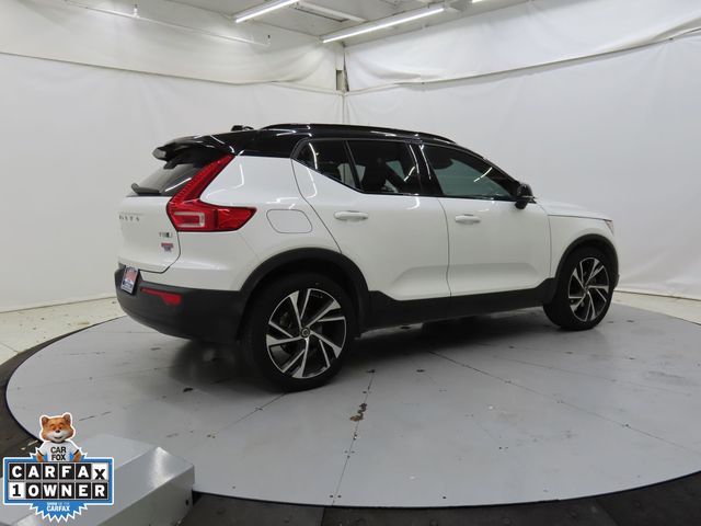 2022 Volvo XC40 R-Design