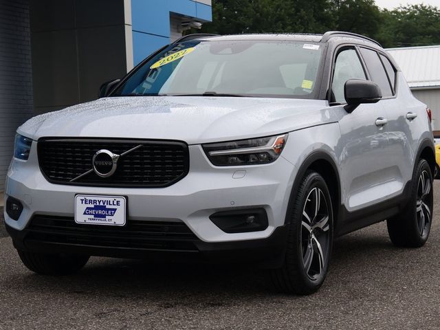 2022 Volvo XC40 R-Design