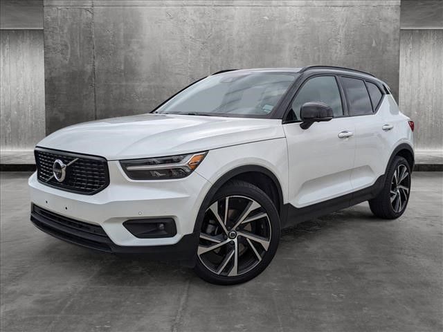 2022 Volvo XC40 R-Design