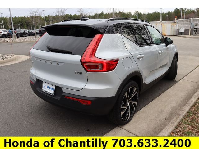 2022 Volvo XC40 R-Design