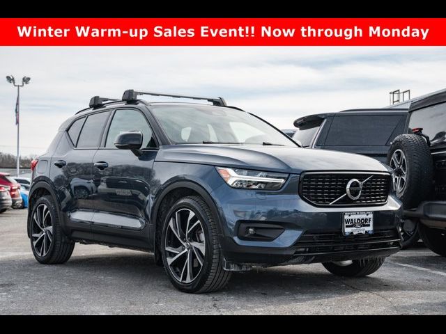 2022 Volvo XC40 R-Design