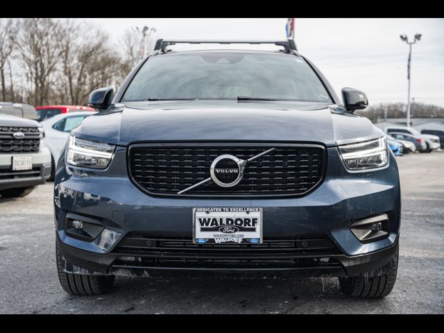 2022 Volvo XC40 R-Design