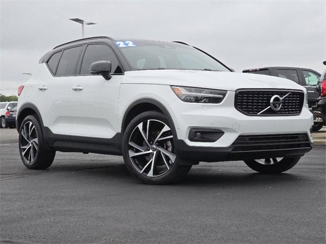 2022 Volvo XC40 R-Design