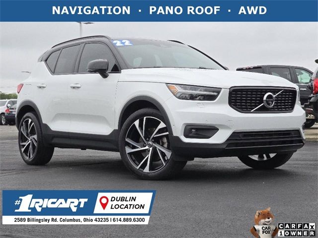 2022 Volvo XC40 R-Design