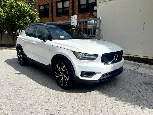 2022 Volvo XC40 R-Design