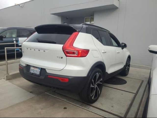 2022 Volvo XC40 R-Design