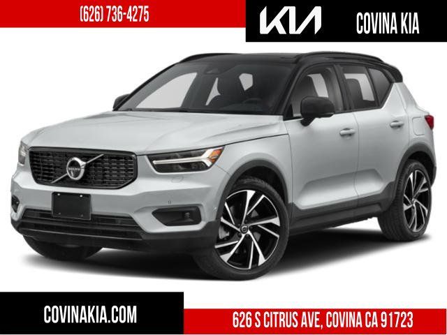 2022 Volvo XC40 R-Design