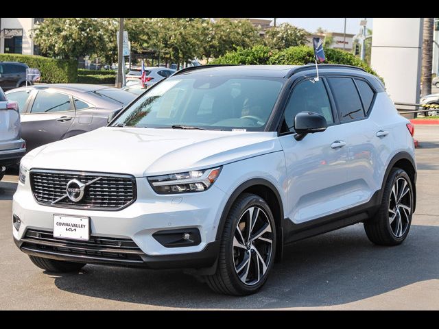 2022 Volvo XC40 R-Design