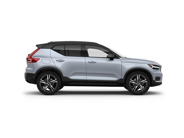 2022 Volvo XC40 R-Design