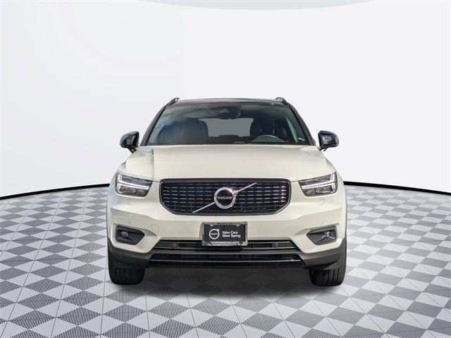 2022 Volvo XC40 R-Design