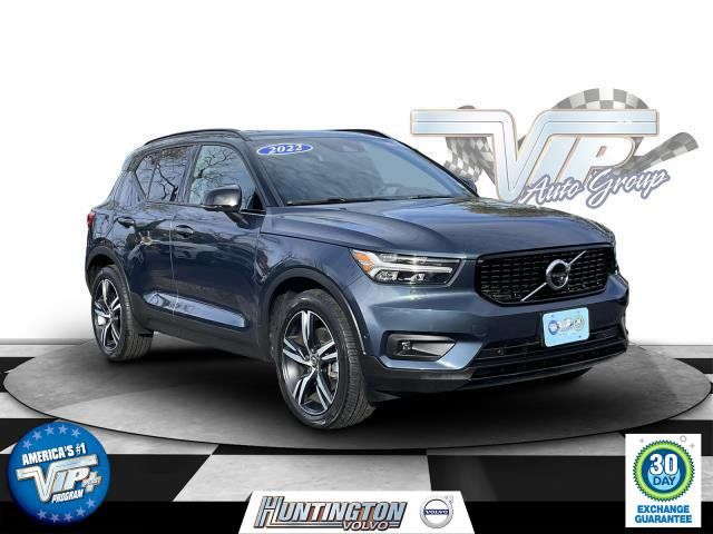 2022 Volvo XC40 R-Design