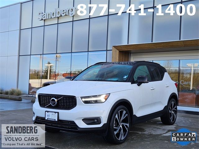 2022 Volvo XC40 R-Design