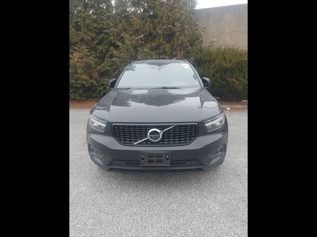 2022 Volvo XC40 R-Design