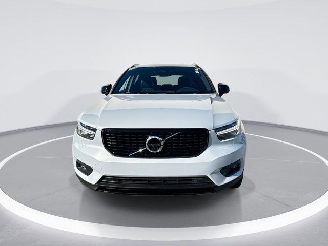 2022 Volvo XC40 R-Design