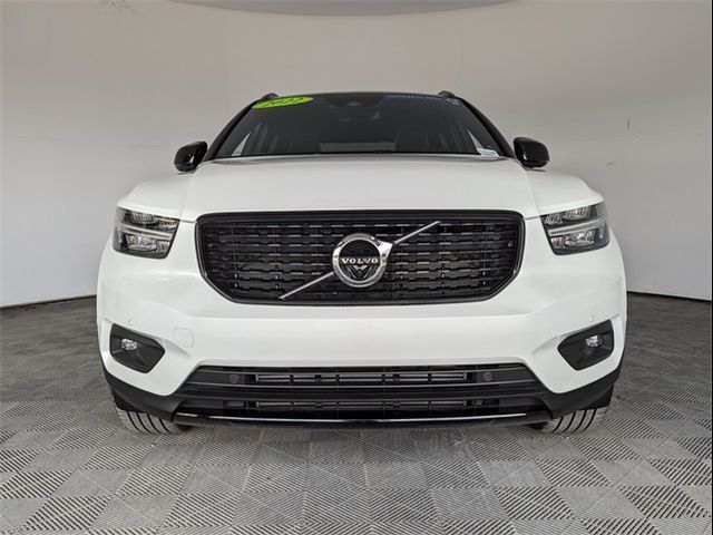 2022 Volvo XC40 R-Design