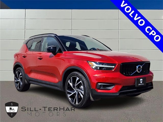 2022 Volvo XC40 R-Design