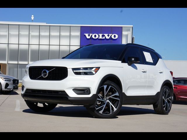 2022 Volvo XC40 R-Design