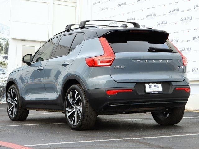 2022 Volvo XC40 R-Design