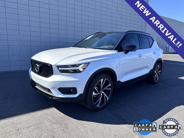 2022 Volvo XC40 R-Design