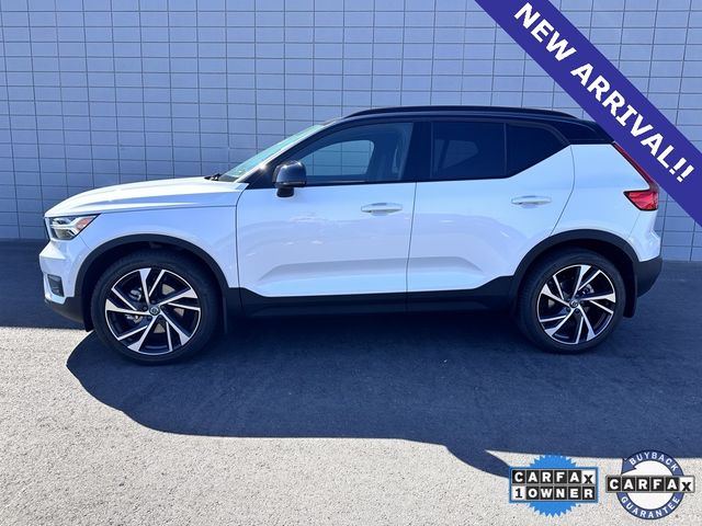 2022 Volvo XC40 R-Design