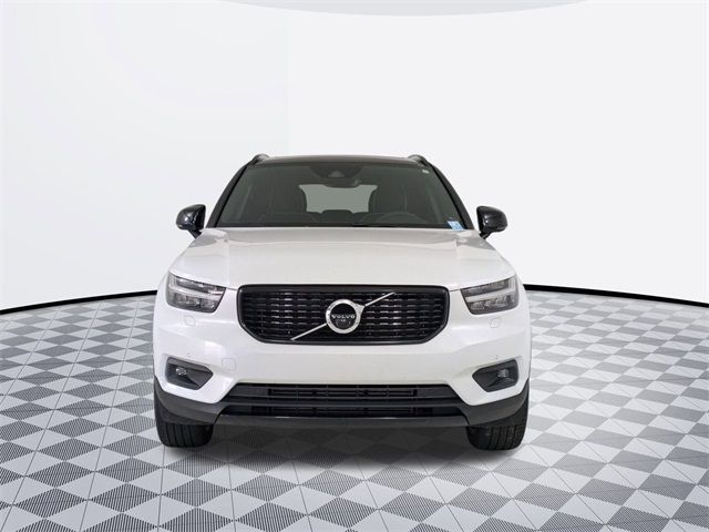 2022 Volvo XC40 R-Design