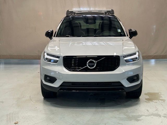 2022 Volvo XC40 R-Design