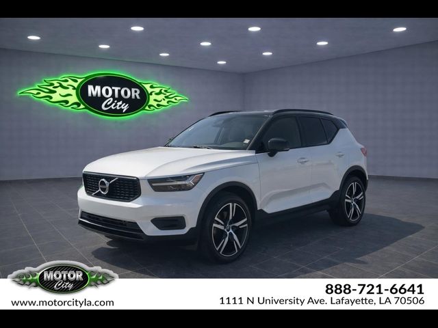 2022 Volvo XC40 R-Design