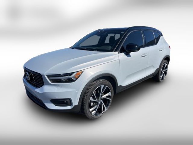 2022 Volvo XC40 R-Design