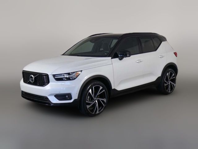 2022 Volvo XC40 R-Design