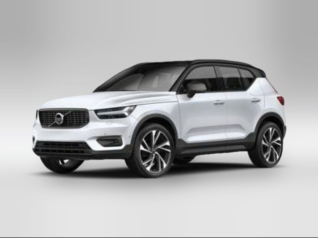 2022 Volvo XC40 R-Design