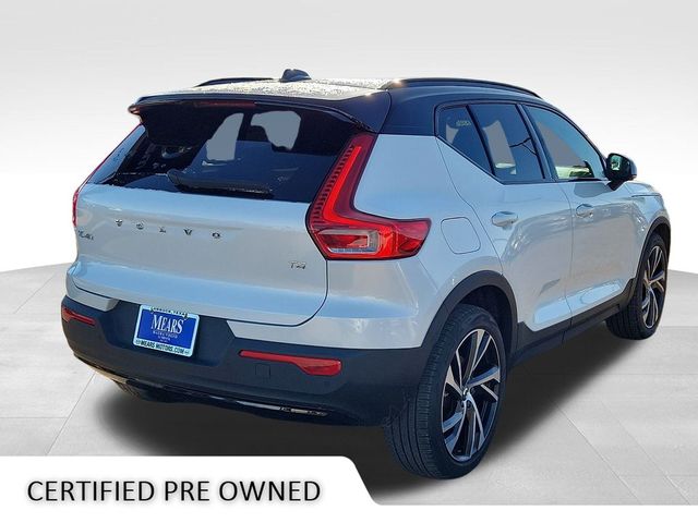 2022 Volvo XC40 R-Design