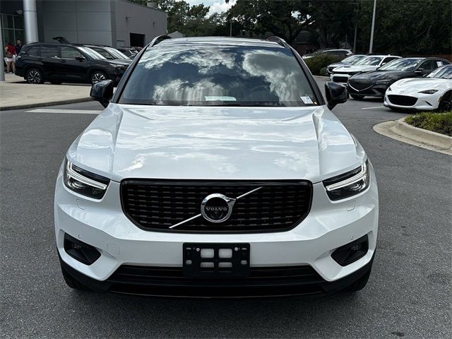 2022 Volvo XC40 R-Design