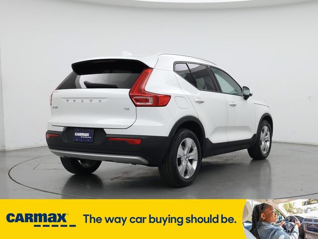 2022 Volvo XC40 Momentum