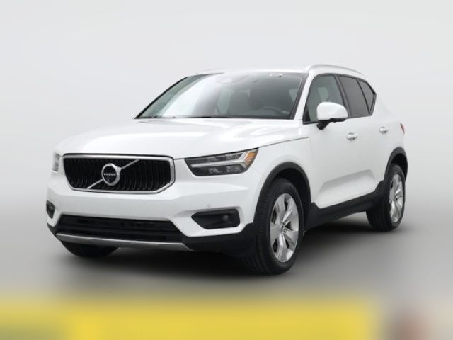 2022 Volvo XC40 Momentum