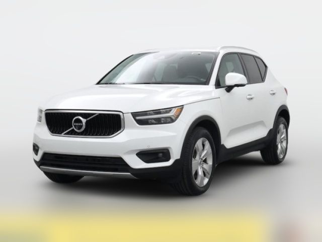 2022 Volvo XC40 Momentum