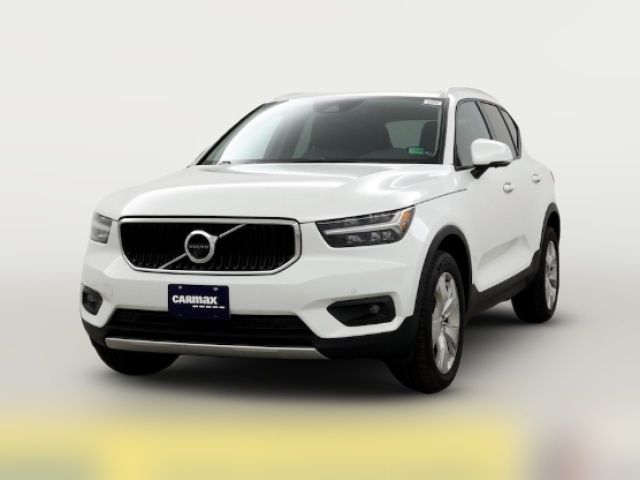 2022 Volvo XC40 Momentum