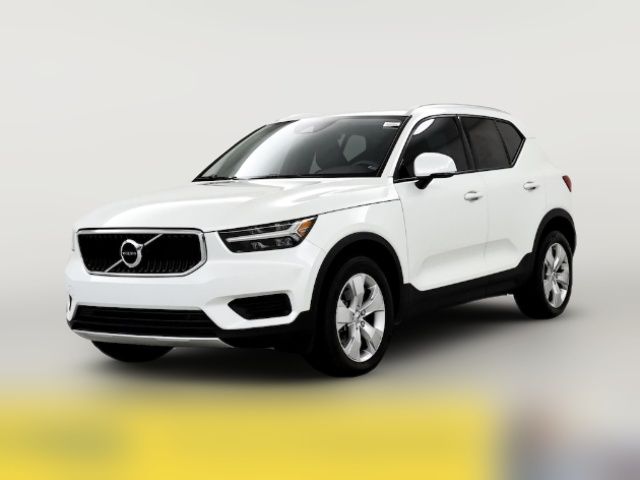 2022 Volvo XC40 Momentum