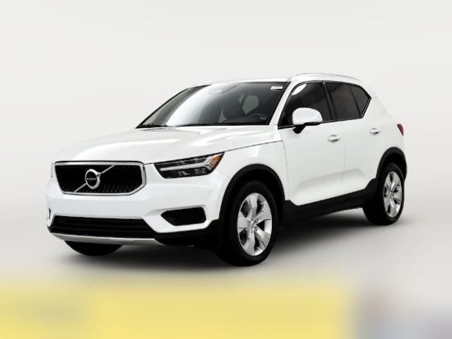 2022 Volvo XC40 Momentum