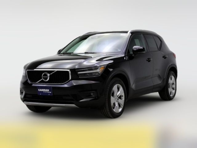 2022 Volvo XC40 Momentum