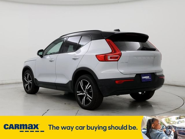 2022 Volvo XC40 R-Design