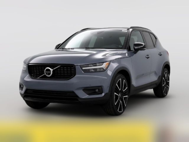 2022 Volvo XC40 R-Design