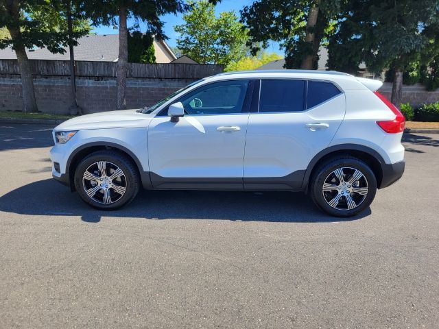 2022 Volvo XC40 Inscription